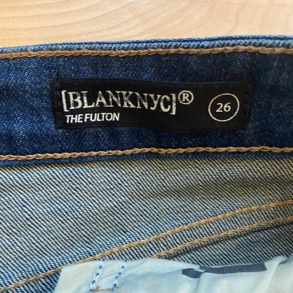 Blank NYC BNWOT Womens cuffed jean shorts distressed "the fulton" - Picture 5 of 9